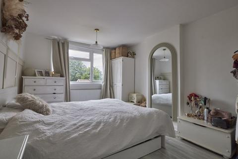 16 Grainger Close, Exeter, EX2 5RL