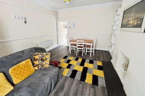 2 bedroom terraced house for sale, Sunlight Road, Heaton