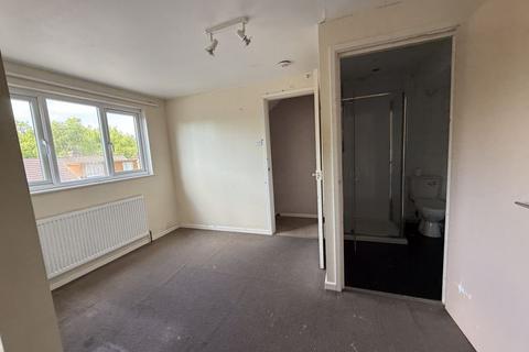 6 Deepdale Close, Stoke-on-trent, ST6 8XF