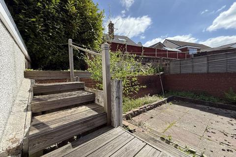 6 Deepdale Close, Stoke-on-trent, ST6 8XF