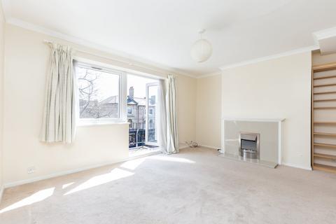 2 bedroom flat to rent, Nightingale Lane, London