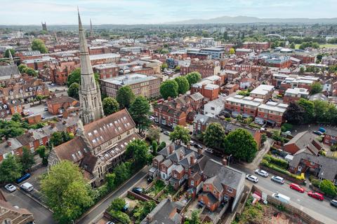 Flat 3, 31 Sansome Walk, Worcester, WR1 1NU