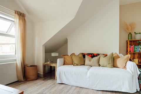 Flat 3, 31 Sansome Walk, Worcester, WR1 1NU