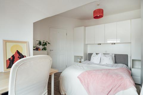 Flat 3, 31 Sansome Walk, Worcester, WR1 1NU