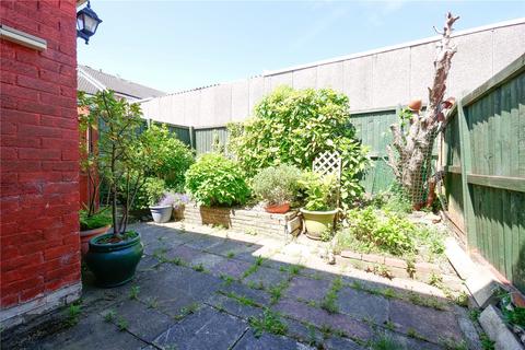 3 bedroom end of terrace house for sale, Woodlea Grove, Leeds LS19
