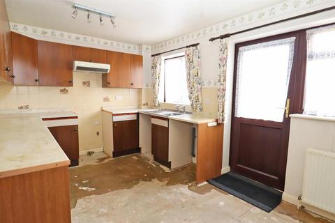 undefined, Luttrell Close, Taunton TA2