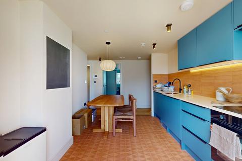 Studio to rent, Cheshire Street