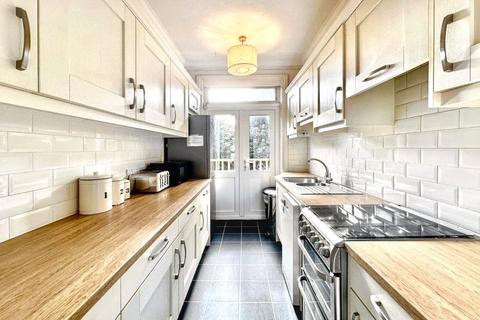 3 bedroom apartment to rent, Studland Road, Bournemouth, BH4