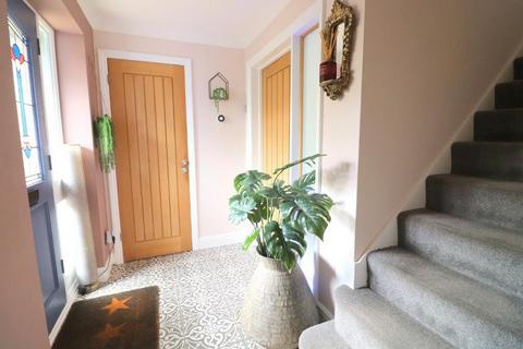 6 Greenside Park, Luton, LU2 7JF