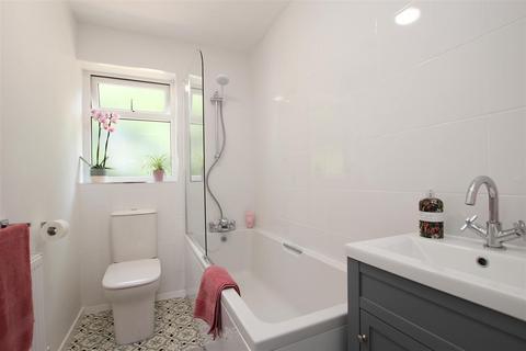 15 Bishop Laney Drive, Ely, CB6 1BZ