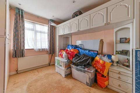 5 Eldertree Way, Mitcham, CR4 1AJ