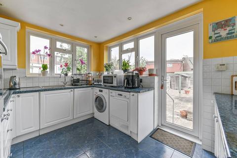 5 Eldertree Way, Mitcham, CR4 1AJ