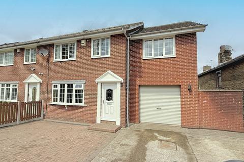 5 bedroom terraced house for sale, Necropolis Road, Bradford, West Yorkshire, BD7
