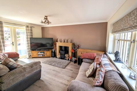 3 bedroom terraced house for sale, Ellens Bank, Lightmoor, Telford, Shropshire, TF4
