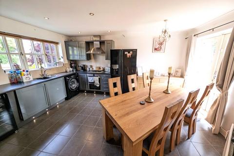 3 bedroom terraced house for sale, Ellens Bank, Lightmoor, Telford, Shropshire, TF4