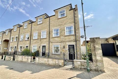 3 bedroom townhouse for sale, Falcon Court, Dinnington, Sheffield, S25 2JU