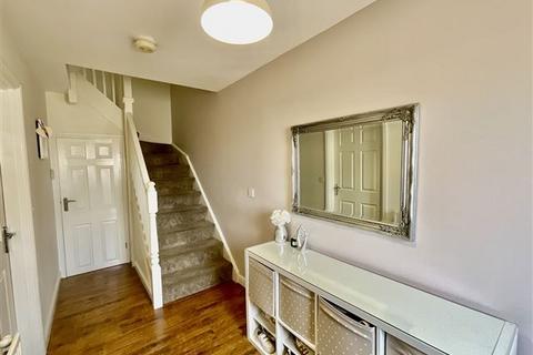3 bedroom townhouse for sale, Falcon Court, Dinnington, Sheffield, S25 2JU