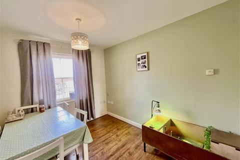 3 bedroom townhouse for sale, Falcon Court, Dinnington, Sheffield, S25 2JU