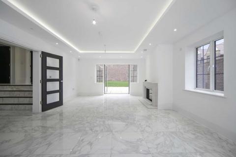 5 bedroom house to rent, Chandos Way, Wellgarth Road NW11