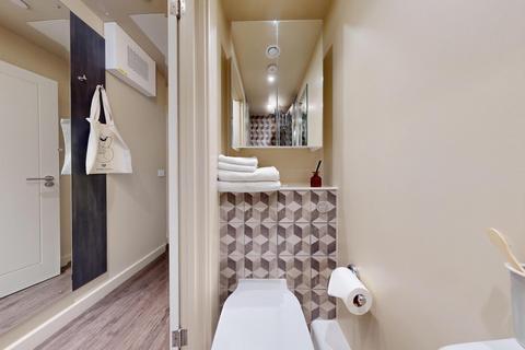 Studio to rent, Crossharbour Plaza