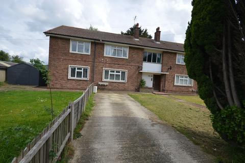 2 bedroom maisonette to rent, Lulworth Drive, Romford