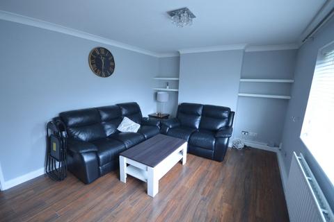 2 bedroom maisonette to rent, Lulworth Drive, Romford