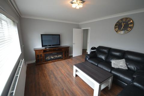 2 bedroom maisonette to rent, Lulworth Drive, Romford