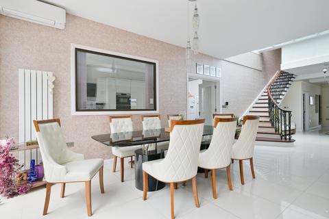 158 Banstead Road, Banstead, SM7 1QG