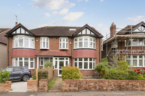 Parkway, Raynes Park SW20