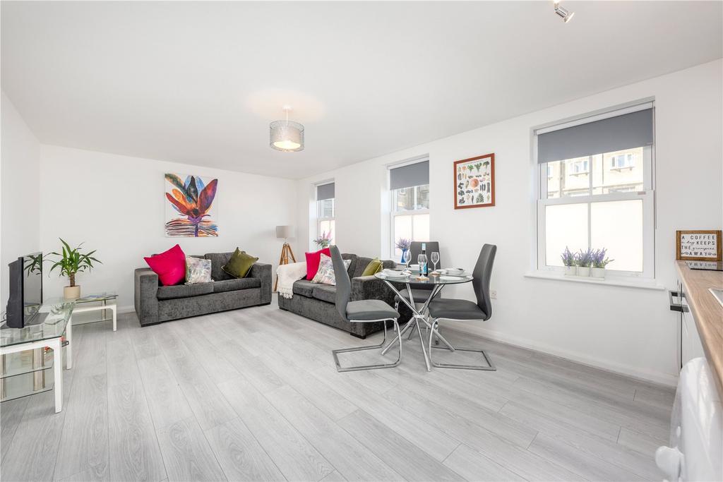 Living/Dining Area