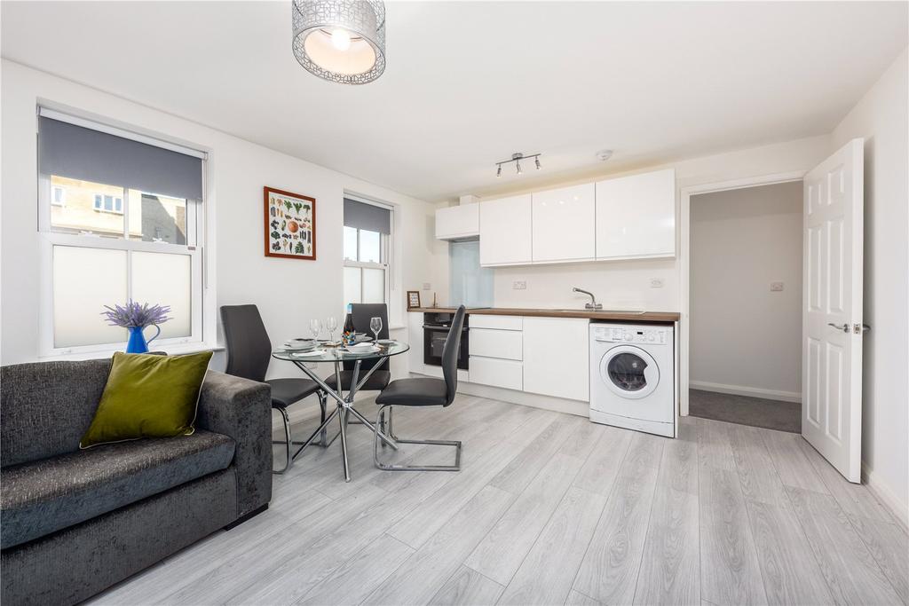 Kitchen/Dining Area
