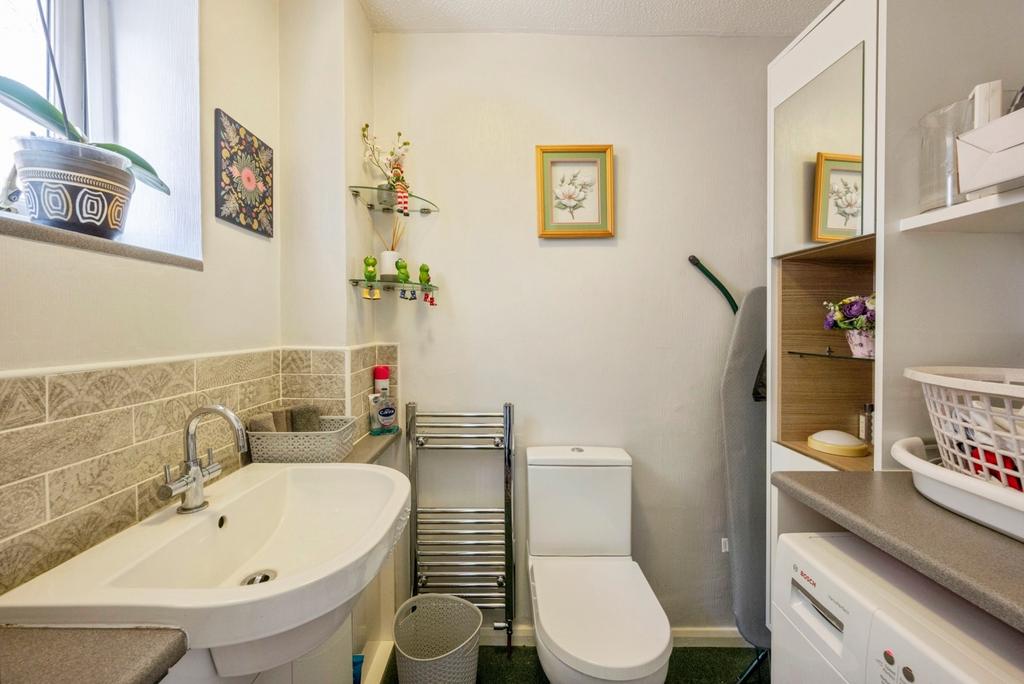 Cloakroom/Wc