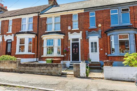 4 bedroom terraced house for sale, Valley Road, Kent ME7