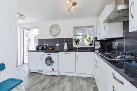 4 bedroom terraced house for sale, Valley Road, Kent ME7