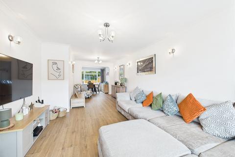 39 Sheridan Close, Romford, RM3 7EX