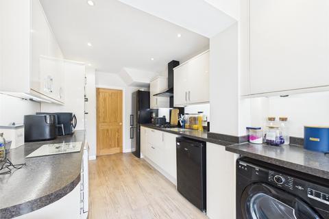 39 Sheridan Close, Romford, RM3 7EX