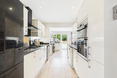 39 Sheridan Close, Romford, RM3 7EX