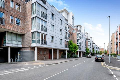 1 bedroom flat to rent, Unicorn House Cross Street, Portsmouth PO1