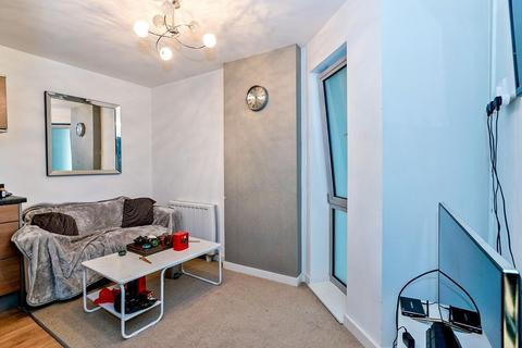 1 bedroom flat to rent, Unicorn House Cross Street, Portsmouth PO1