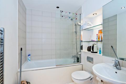 1 bedroom flat to rent, Unicorn House Cross Street, Portsmouth PO1