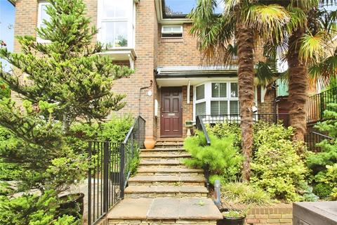 1 bedroom detached house to rent, Dutch Gardens, Kingston upon Thames KT2