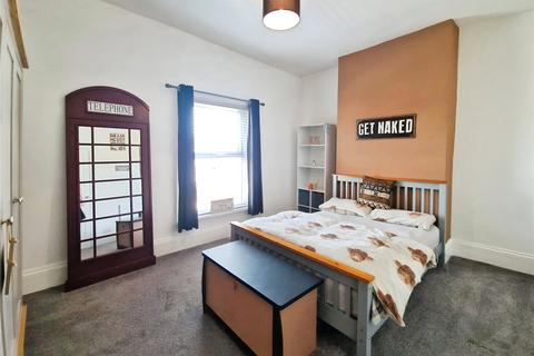 381 Plodder Lane, Farnworth, Bolton, BL4 0JU