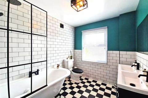 381 Plodder Lane, Farnworth, Bolton, BL4 0JU