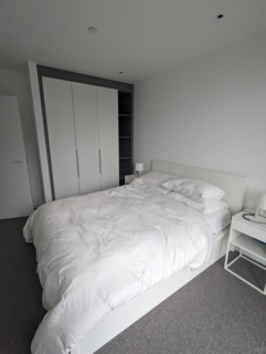 2 bedroom flat to rent, Silk District 8