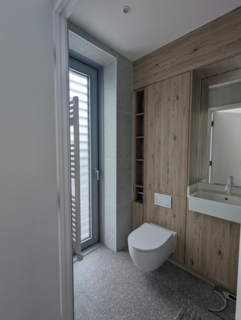 2 bedroom flat to rent, Silk District 8