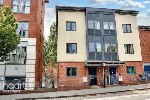 4 bedroom end of terrace house for sale