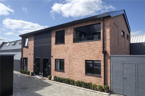 1, Williams Court, 24a Caxton Road, London, SW19 8SJ