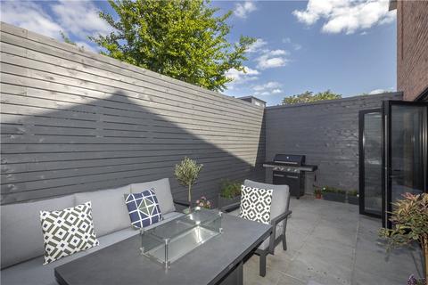 1, Williams Court, 24a Caxton Road, London, SW19 8SJ