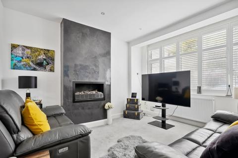 41 Sparrow Farm Road, Epsom, KT17 2JJ