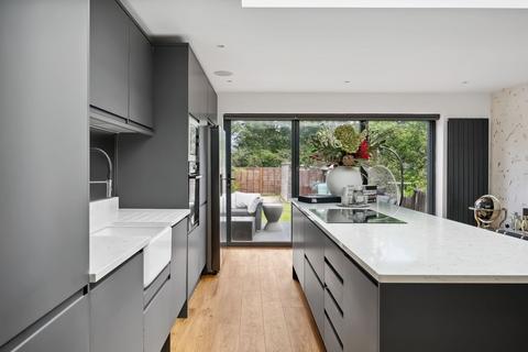 41 Sparrow Farm Road, Epsom, KT17 2JJ